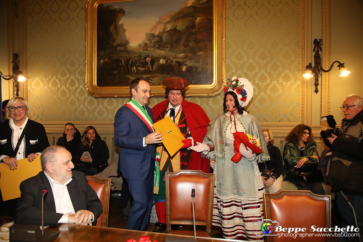 VBS_3640 - Investitura Ufficiale Gianduja e Giacometta Famija Turineisa - Carnevale di Torino 2024.jpg